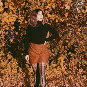 Brown hounds tooth skirt